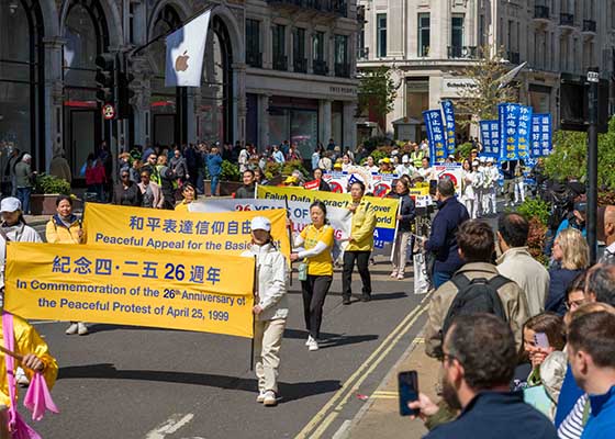 Image for article London: Falun Dafa Practitioners Hold Grand Parade to Commemorate April 25 Peaceful Protest