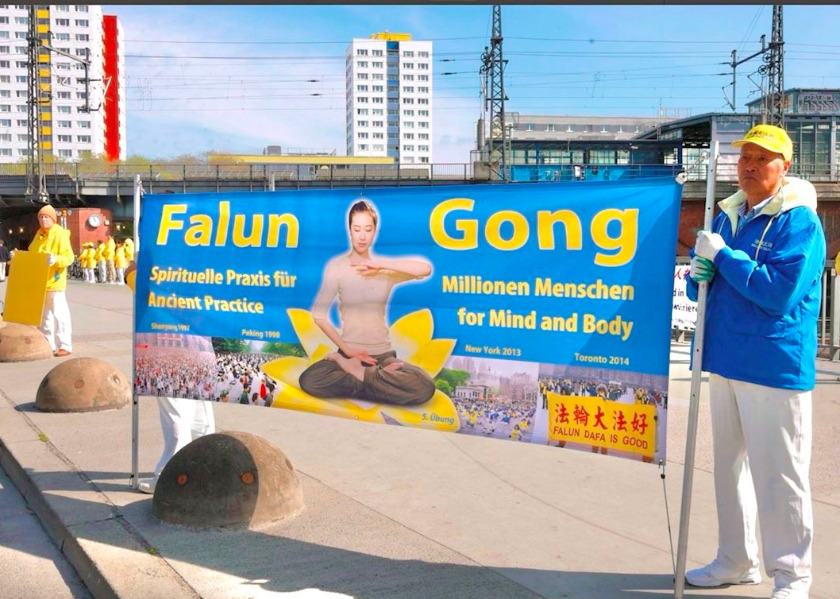 Image for article Germany: Events in Various Cities Commemorate Peaceful Appeal in 1999