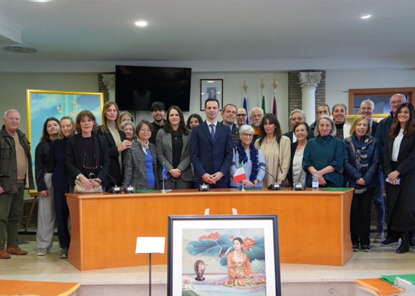 Image for article Rome, Italy: The Art of Zhen Shan Ren Exhibition Touches Viewers