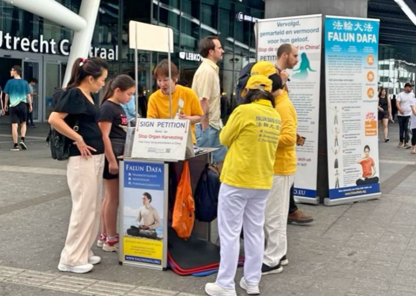 Image for article Utrecht, The Netherlands: Public Support to End the Persecution of Falun Dafa in China