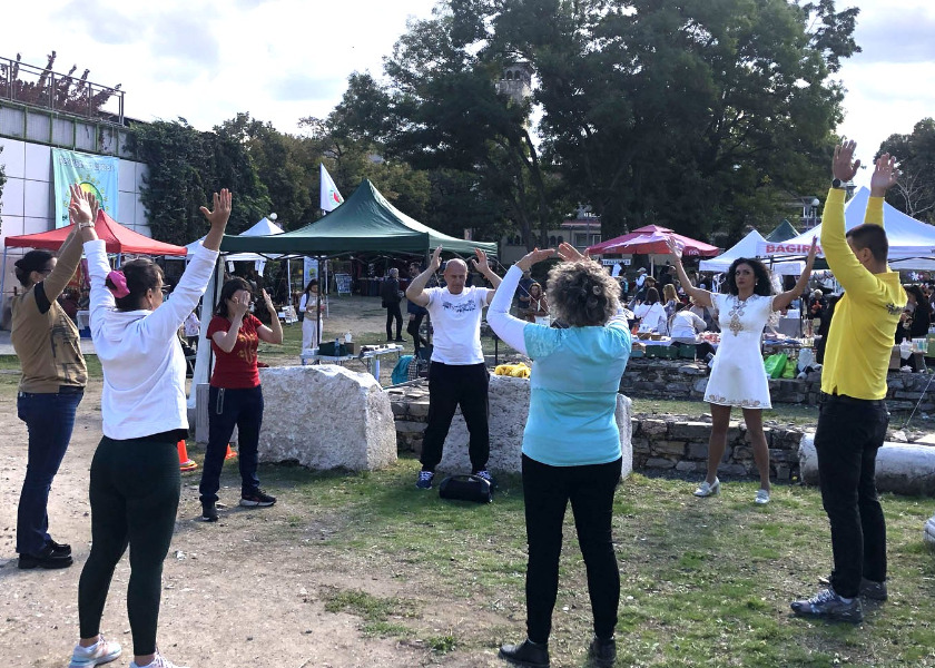 Image for article Bulgaria: Falun Dafa Welcomed at “Hello, Health!” Festival in Stara Zagora