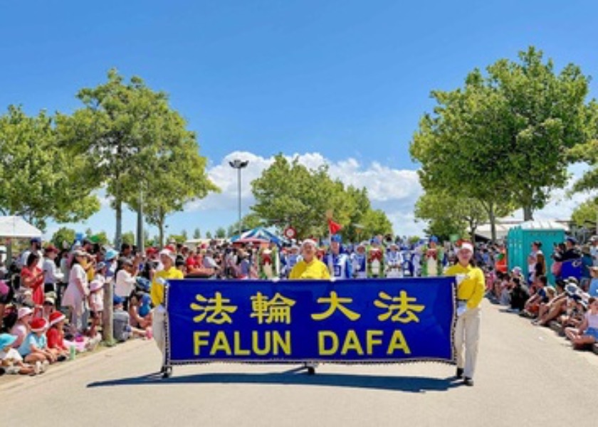 Image for article Falun Dafa Welcomed in Christmas Parades in New Zealand