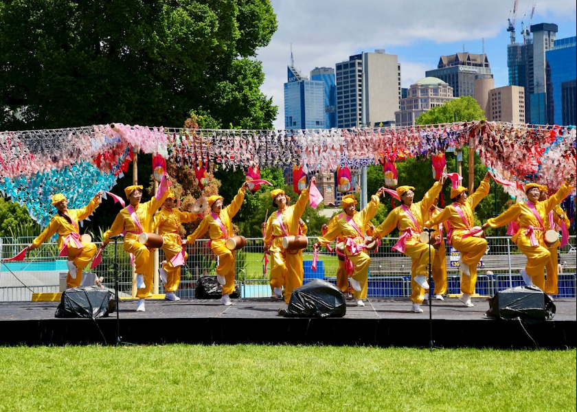 Image for article Australia: Falun Dafa Group Performs at Asian Street Food Festival in Melbourne