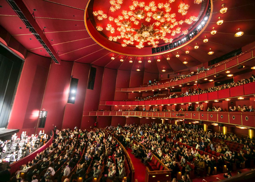 Image for article Theatergoers in France, Italy, Poland, UK, and United States Enjoy Shen Yun: “Goodness, Kindness, and Love”