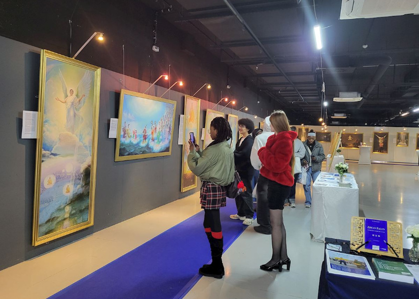 Image for article The Art of Zhen Shan Ren Exhibition Held in Belgium (Part 2)