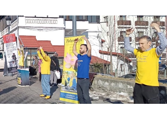 Image for article Romanians Praise Falun Dafa’s Princples: Truthfulness, Compassion, Forbearance