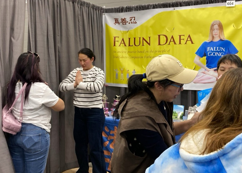 Image for article Introducing Falun Dafa at Public Events in Winnipeg