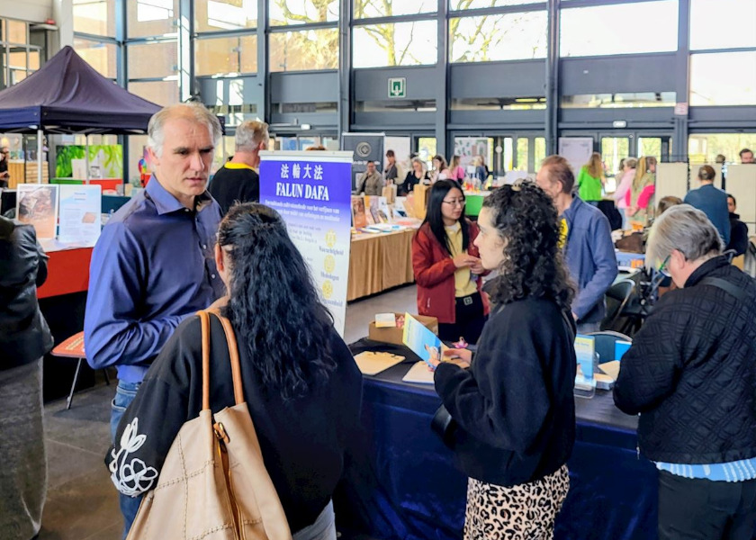 Image for article Introducing Falun Dafa at the Spring Spiritual Bloom Fair in Belgium