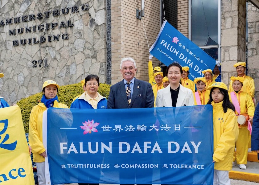 Image for article Canada: Mayor Exposes CCP Threat and Continues to Support Falun Dafa