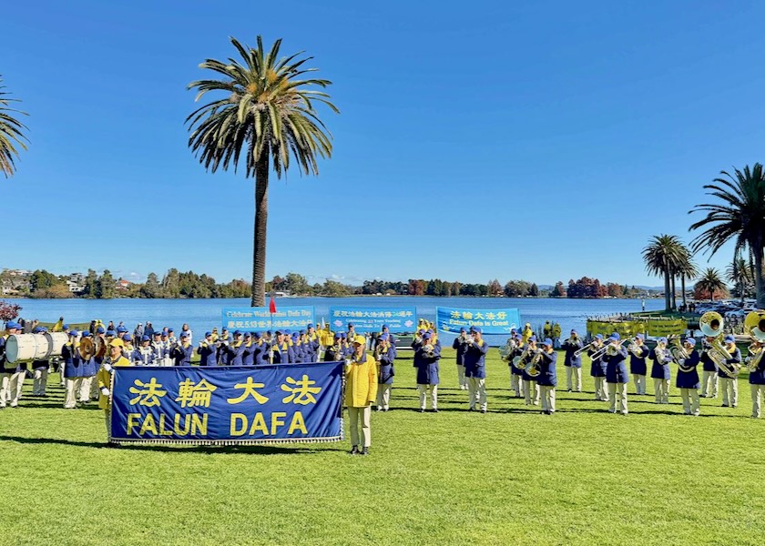 Image for article New Zealand: People Enjoy World Falun Dafa Day Celebration