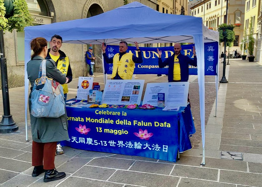 Image for article Celebrating World Falun Dafa Day in a Northern Italian City