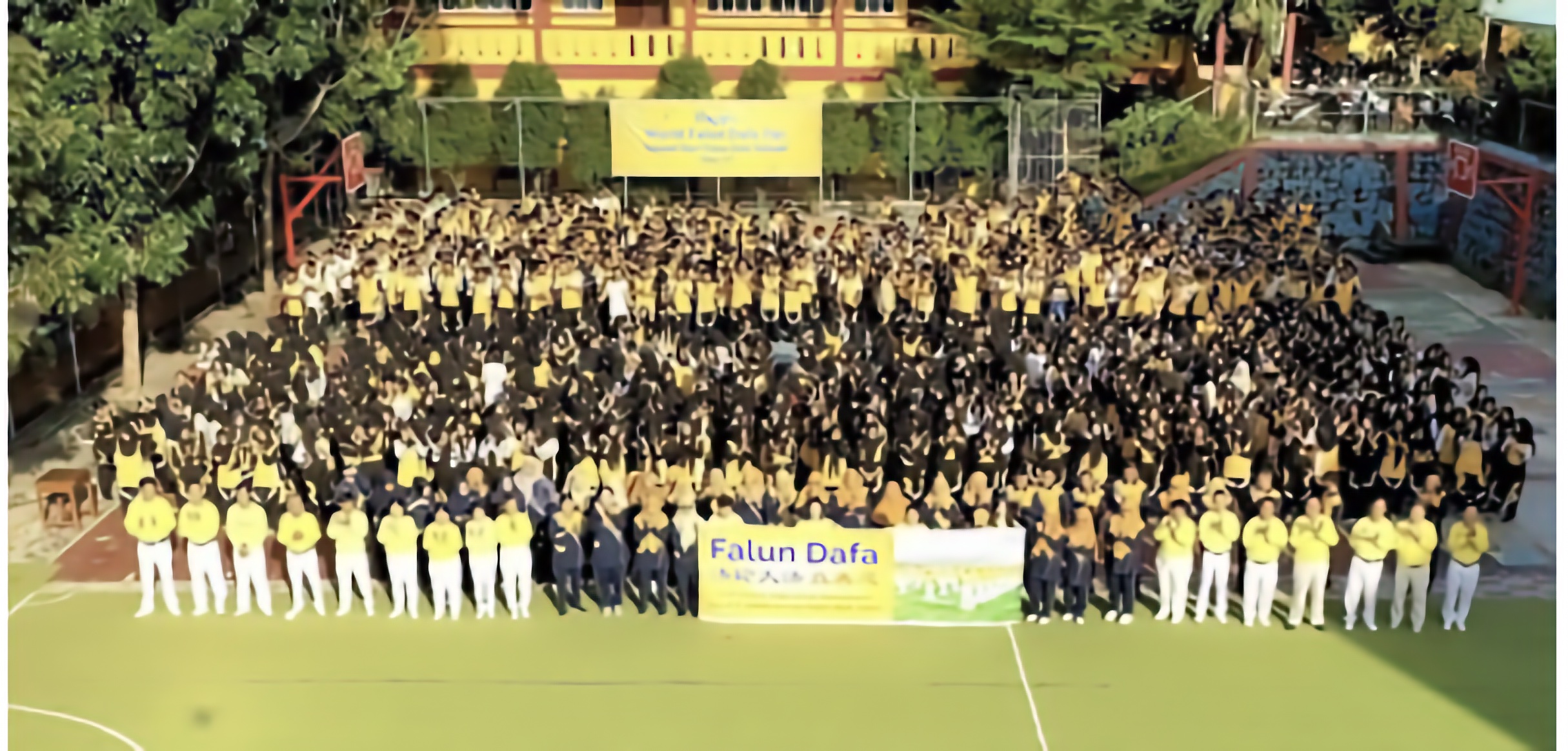 Image for article Batam, Indonesia: High School Students and Teachers Celebrate World Falun Dafa Day