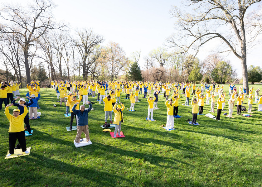 Image for article Orange County, New York: Practitioners Celebrate World Falun Dafa Day