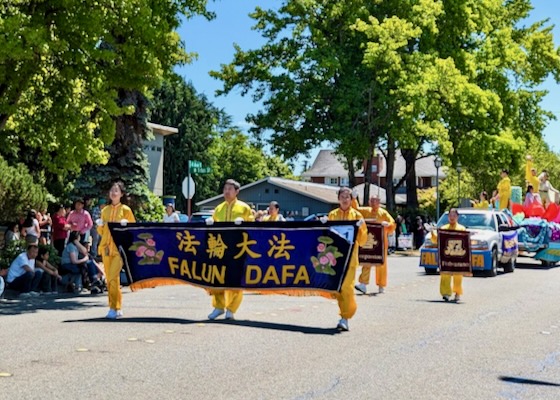 Image for article Falun Dafa Cheered at Kent Cornucopia Parade in Washington State