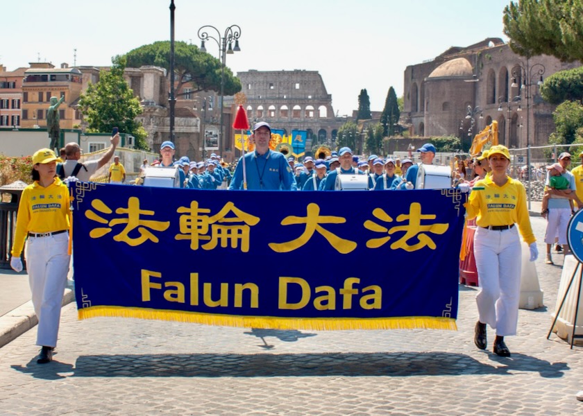 Image for article Italy: Practitioners’ Parade Draws Acclaim and Support in Rome
