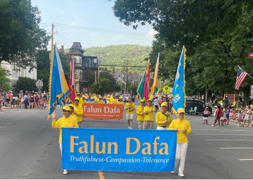 Image for article Falun Dafa Practitioners Well-Received at the Vermont Independence Day Celebration
