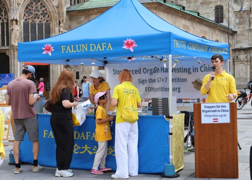 Image for article Austria: Thousands Sign a Petition Demanding That Beijing End the Persecution of Falun Dafa