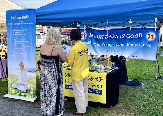Image for article People Learn About Falun Dafa at Two New Jersey Fairs