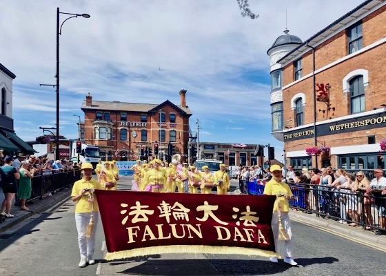 Image for article Skegness, United Kingdom: Falun Dafa Group Receives Award at Beach Fest 2026